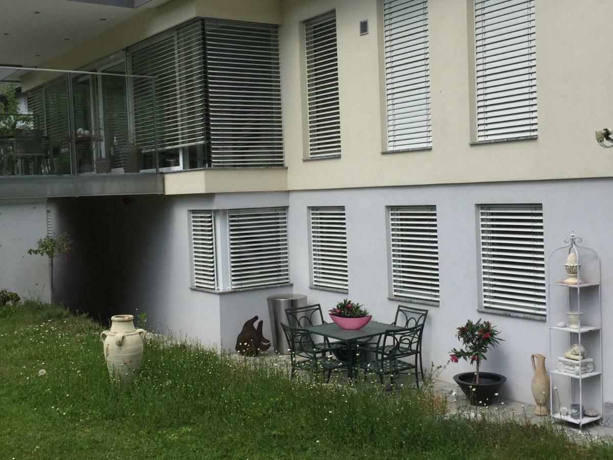 Am Apartment *